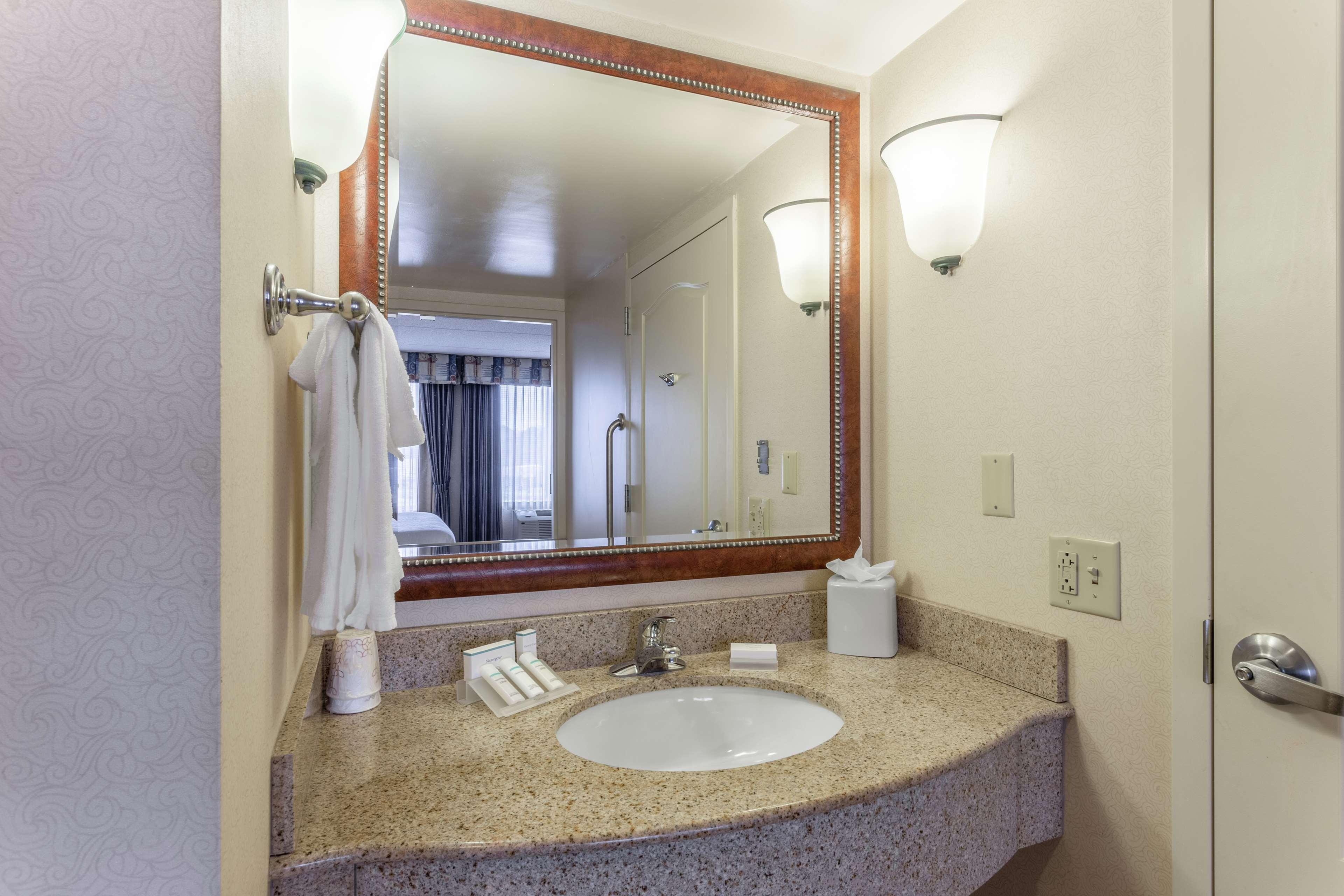 Hilton Garden Inn Richmond South/Southpark Colonial Heights Extérieur photo